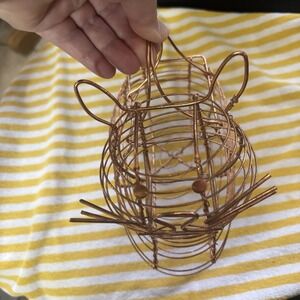 Egg Basket Cat Shaped‎ Copper colored Wire Holds 8-10 Eggs. Country Cottage Farm